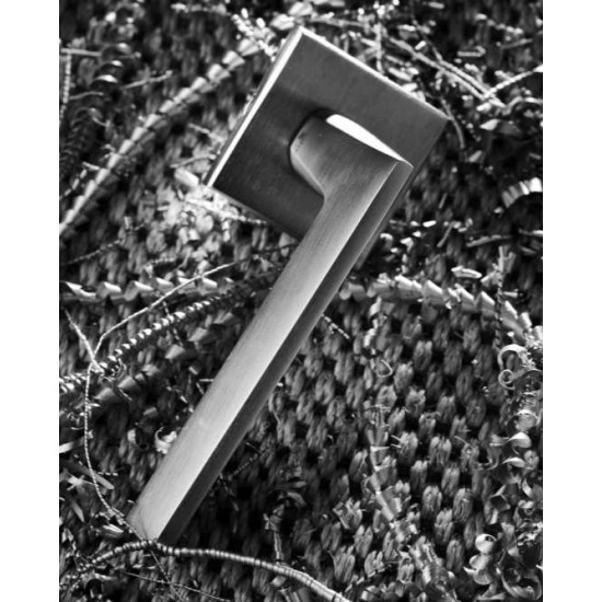 Πόμολο πόρτας χειρολαβή με ροζέτα 2116 Νίκελ Ματ