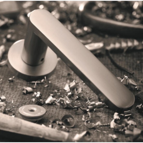 Πόμολο πόρτας χειρολαβή με ροζέτα 2261 Χρώμιο